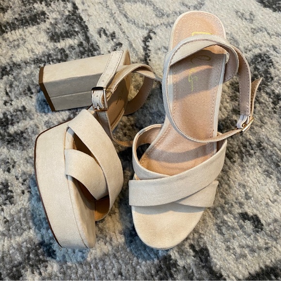 Lulus Light Nude Suede Ankle Strap Heels, Size 6 - Picture 8 of 11